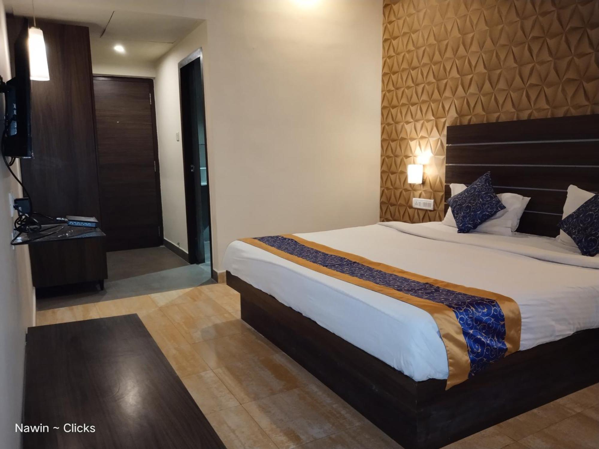 Redfox Hotel- Aminjikarai Chennai Exteriör bild
