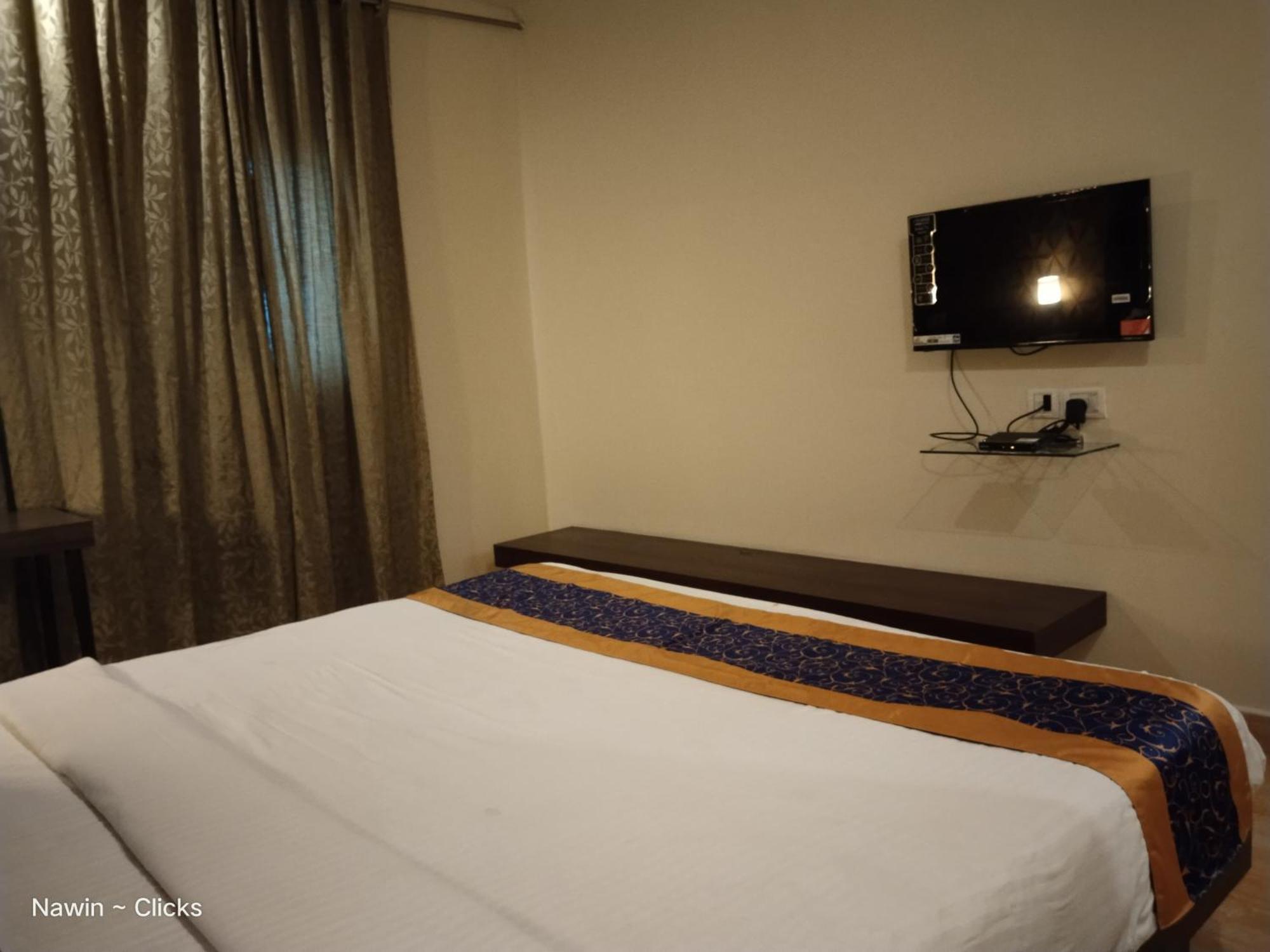 Redfox Hotel- Aminjikarai Chennai Exteriör bild