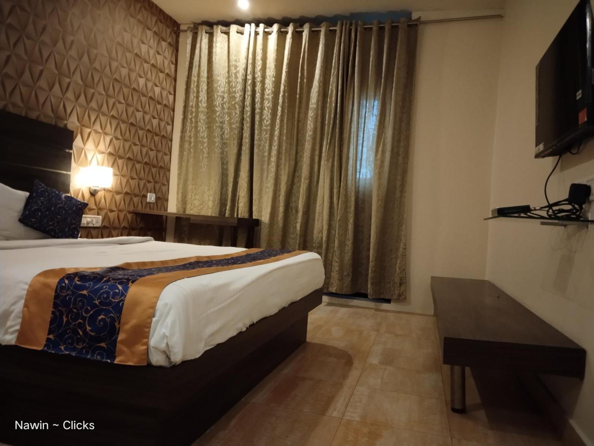 Redfox Hotel- Aminjikarai Chennai Exteriör bild
